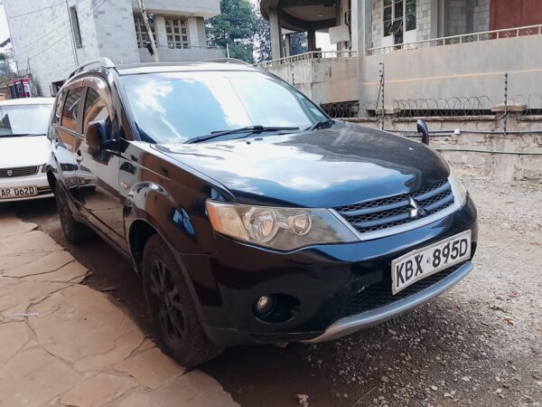 MITSUBISHI OUTLANDER