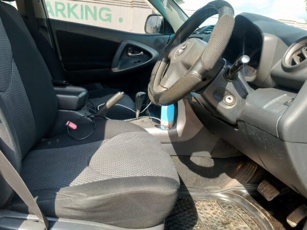 TOYOTA RAV4 - Image 5