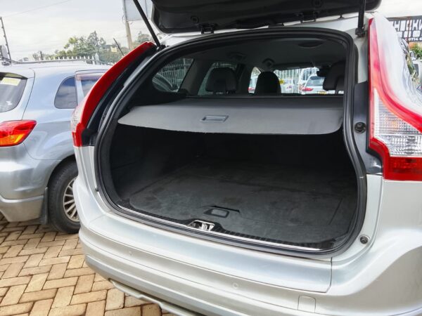 VOLVO XC60 T5 - Image 3